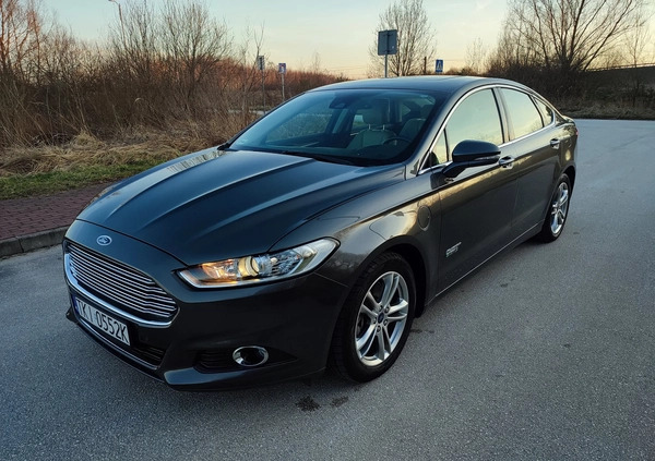 Ford Mondeo cena 61800 przebieg: 129140, rok produkcji 2016 z Chmielnik małe 704